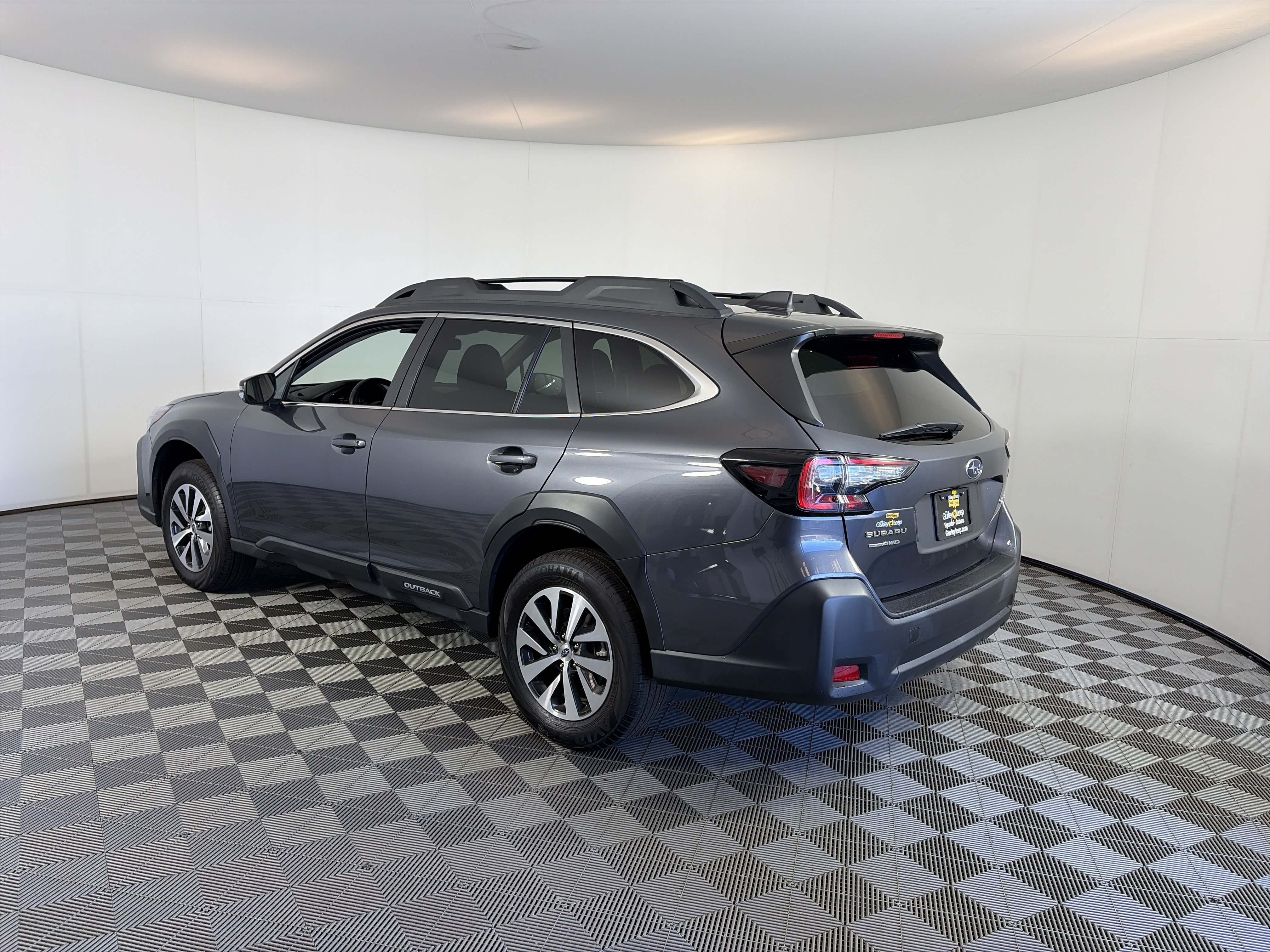 Used 2025 Subaru Outback Premium AWD/4WD image 8