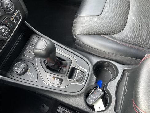 Certified 2022 Jeep Cherokee Trailhawk w/ Premium Leather Package image 21