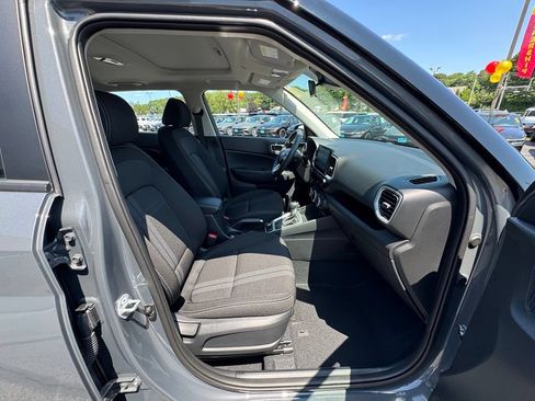 Used 2026 Hyundai Venue SEL FWD image 23