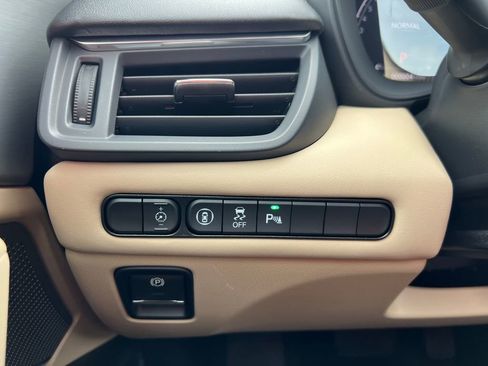 Certified 2025 Acura TLX w/ Technology Package image 16