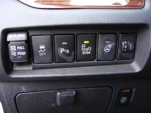 Used 2016 Toyota Sienna Limited Premium w/ Outdoor Package AWD/4WD image 15
