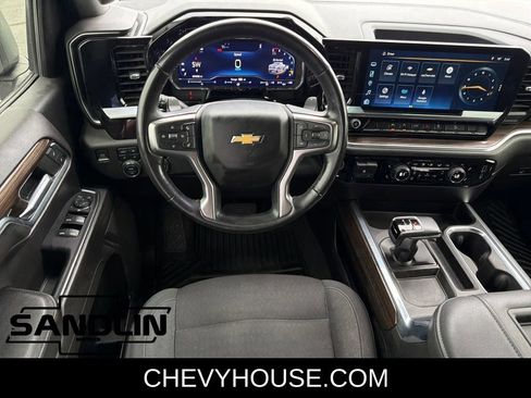 Used 2022 Chevrolet Silverado 1500 LT w/ Z71 Off-Road Package AWD/4WD image 23