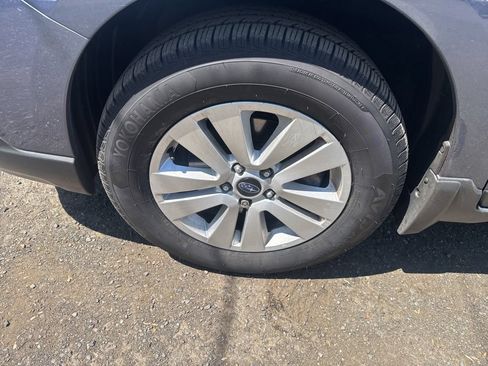 Used 2017 Subaru Outback 2.5i Premium AWD/4WD image 19