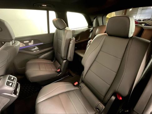 Used 2026 Mercedes-Benz GLS 450 4MATIC image 18