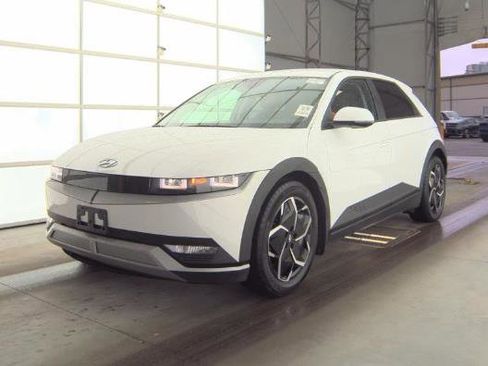 Used 2024 Hyundai Ioniq 5 SE image 1