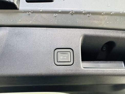 Used 2025 Chevrolet Equinox EV RS image 27