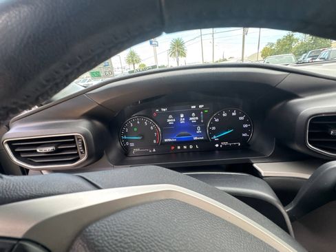 Used 2023 Ford Explorer XLT w/ Equipment Group 202A AWD/4WD image 20