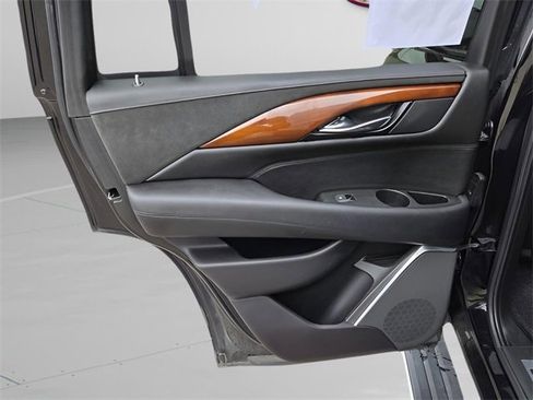 Used 2020 Cadillac Escalade Premium Luxury w/ Escalade Sport Edition image 14