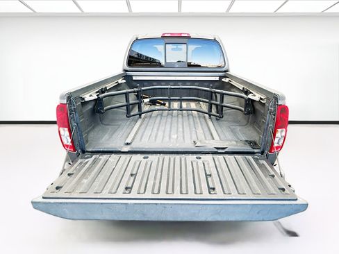 Used 2021 Nissan Frontier SV w/ Midnight Edition Floor Mats image 16