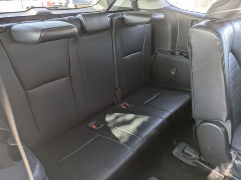 Used 2022 Toyota Highlander XLE image 32