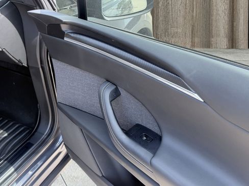 Used 2023 Tesla Model X Plaid image 47