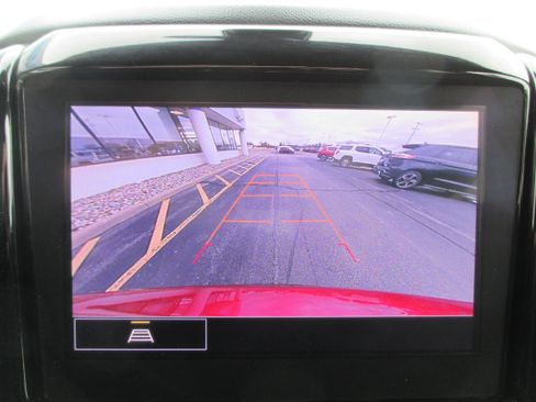 Used 2023 Chevrolet Traverse LT image 21