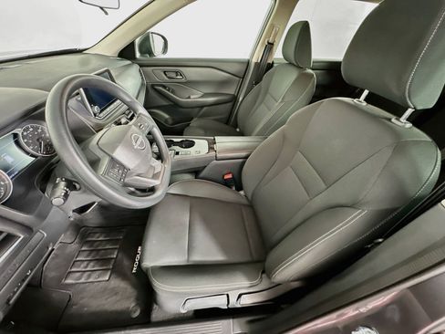 Used 2025 Nissan Rogue S FWD image 13