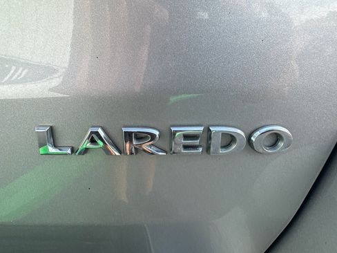 Used 2015 Jeep Grand Cherokee Laredo w/ Quick Order Package 23E AWD/4WD image 8