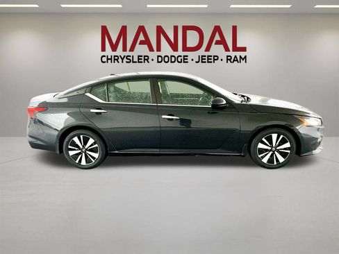 Used 2022 Nissan Altima 2.5 SV FWD image 4