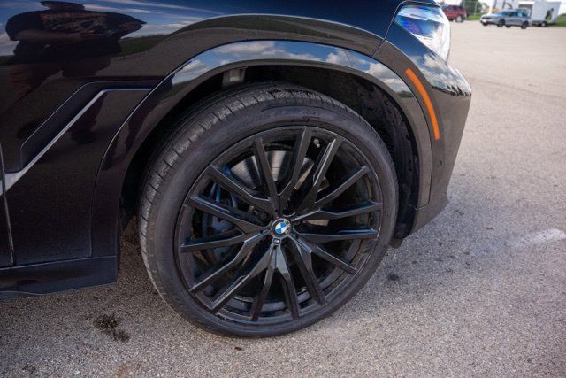 Used 2022 BMW X6 M50i w/ Premium Enhanced Package AWD/4WD image 9