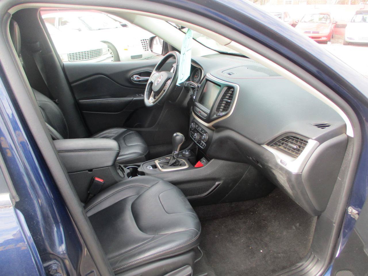 Used 2015 Jeep Cherokee Limited AWD/4WD image 7