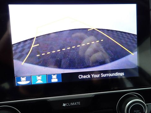 Used 2017 Honda Civic EX-L image 4