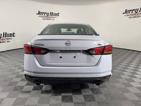 Used 2024 Nissan Altima 2.5 SR image 9