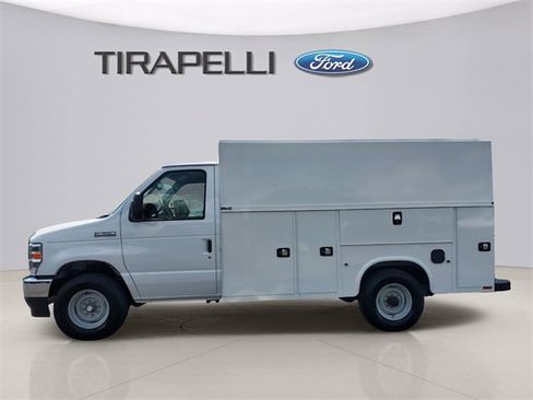 New 2026 Ford E-350 and Econoline 350 Super Duty w/ Power Equipment Group image 3