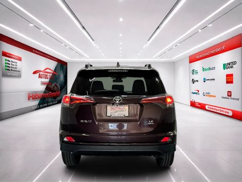 Used 2018 Toyota RAV4 LE AWD/4WD image 6
