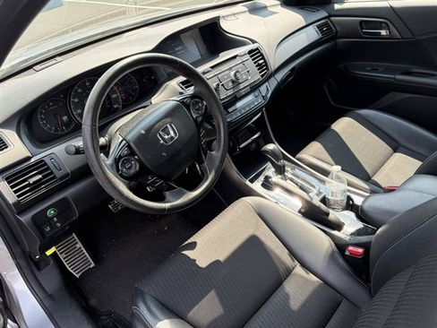 Used 2017 Honda Accord Sport image 10