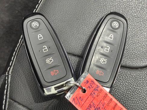 Used 2014 Ford Focus Titanium FWD image 16
