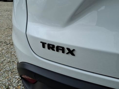 Used 2025 Chevrolet Trax RS w/ Driver Confidence Package FWD image 40