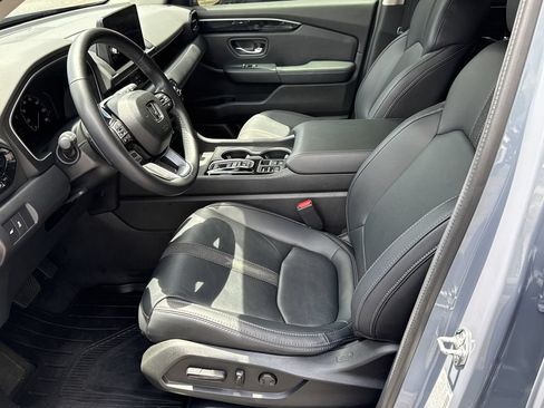 Used 2024 Honda Pilot Touring image 9