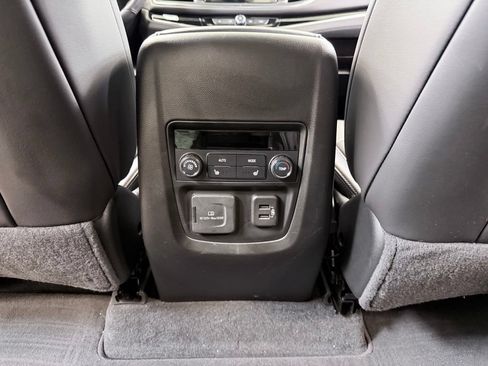 Used 2024 Buick Enclave Avenir AWD/4WD image 27