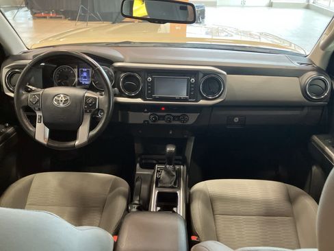 Used 2017 Toyota Tacoma SR5 image 21