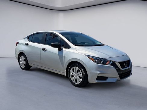 Used 2020 Nissan Versa S FWD image 7