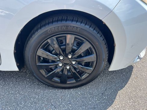 Used 2015 Toyota Corolla LE FWD image 24