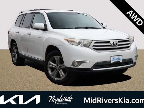 Used 2013 Toyota Highlander Limited image 1