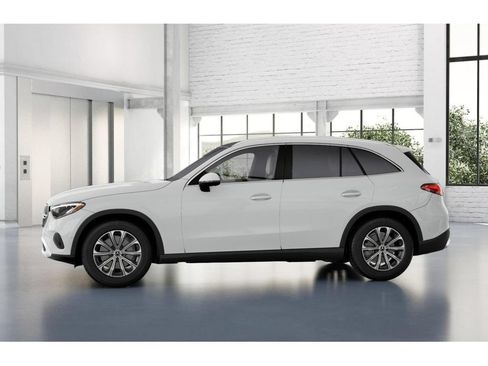 Certified 2025 Mercedes-Benz GLC 300 4MATIC image 35