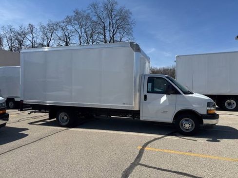New 2025 Chevrolet Express 4500 w/ Power Convenience Package RWD image 5