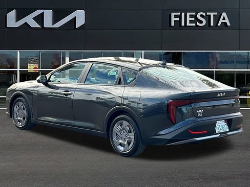 Used 2025 Kia K4 LX image 3