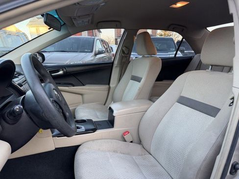 Used 2014 Toyota Camry LE image 8
