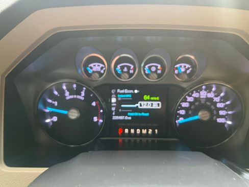 Used 2014 Ford F350 Lariat w/ Lariat Interior Package image 33