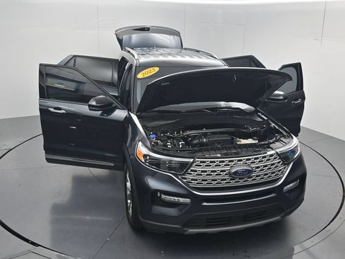 Used 2023 Ford Explorer Limited w/ Equipment Group 301A RWD image 54