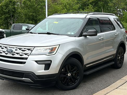 Used 2018 Ford Explorer XLT AWD/4WD image 1