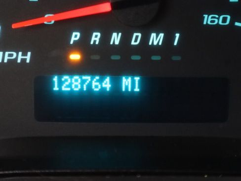 Used 2017 Chevrolet Express 2500 image 12