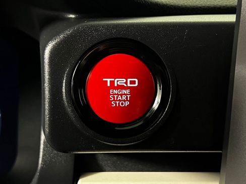 Certified 2024 Toyota Tacoma TRD Off-Road image 20