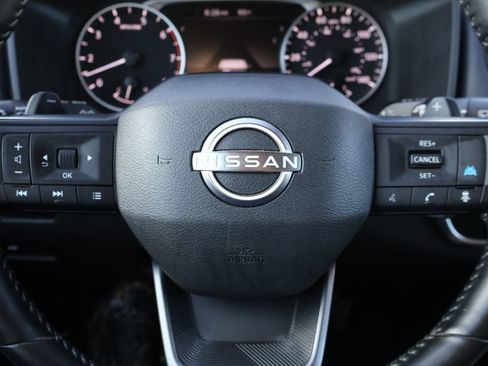 Used 2025 Nissan Rogue SV AWD/4WD image 22