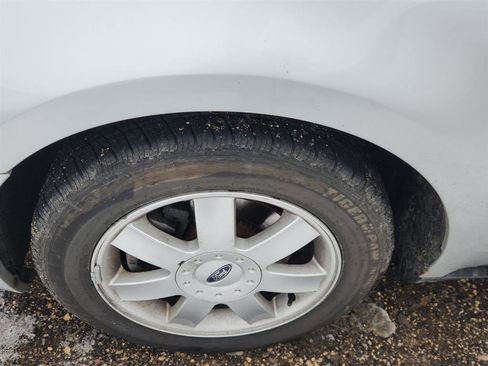 Used 2005 Ford Five Hundred SE image 7