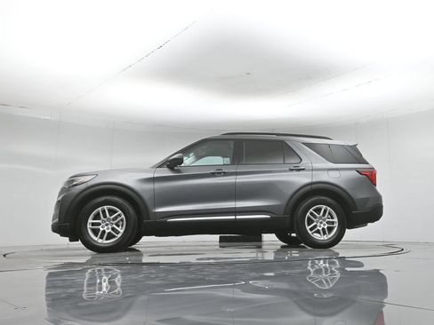 Certified 2025 Ford Explorer Active RWD image 55