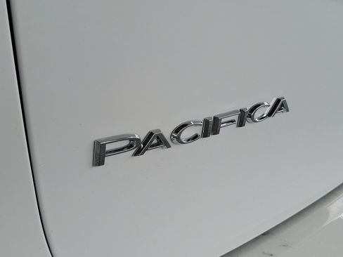New 2026 Chrysler Pacifica Select FWD image 6
