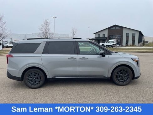 Used 2025 Kia Carnival SX Prestige image 2