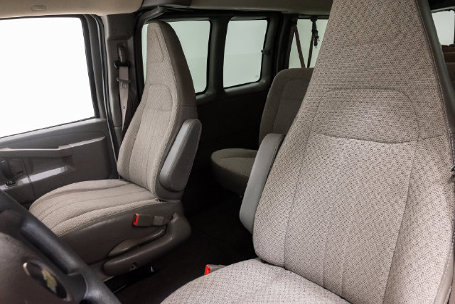 Used 2025 Chevrolet Express 3500 LT w/ LT Preferred Equipment Group RWD image 9