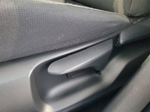 Used 2020 Toyota Corolla LE image 16